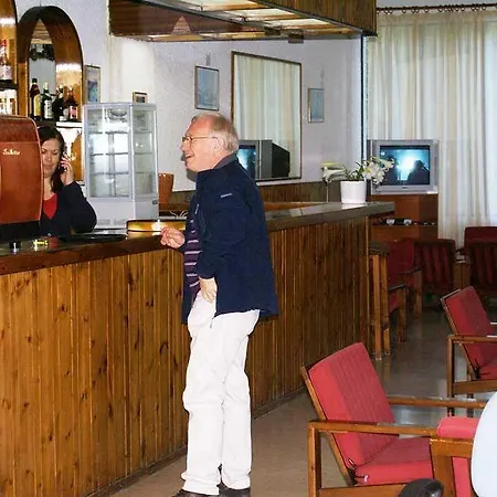 埃斯佩利兹酒店 2*