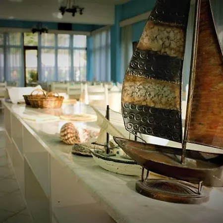 Hotel Esperides 2*
